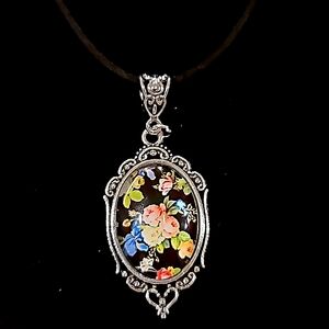💐 Antique Silver Cabochon Victorian Floral Cameo Necklace